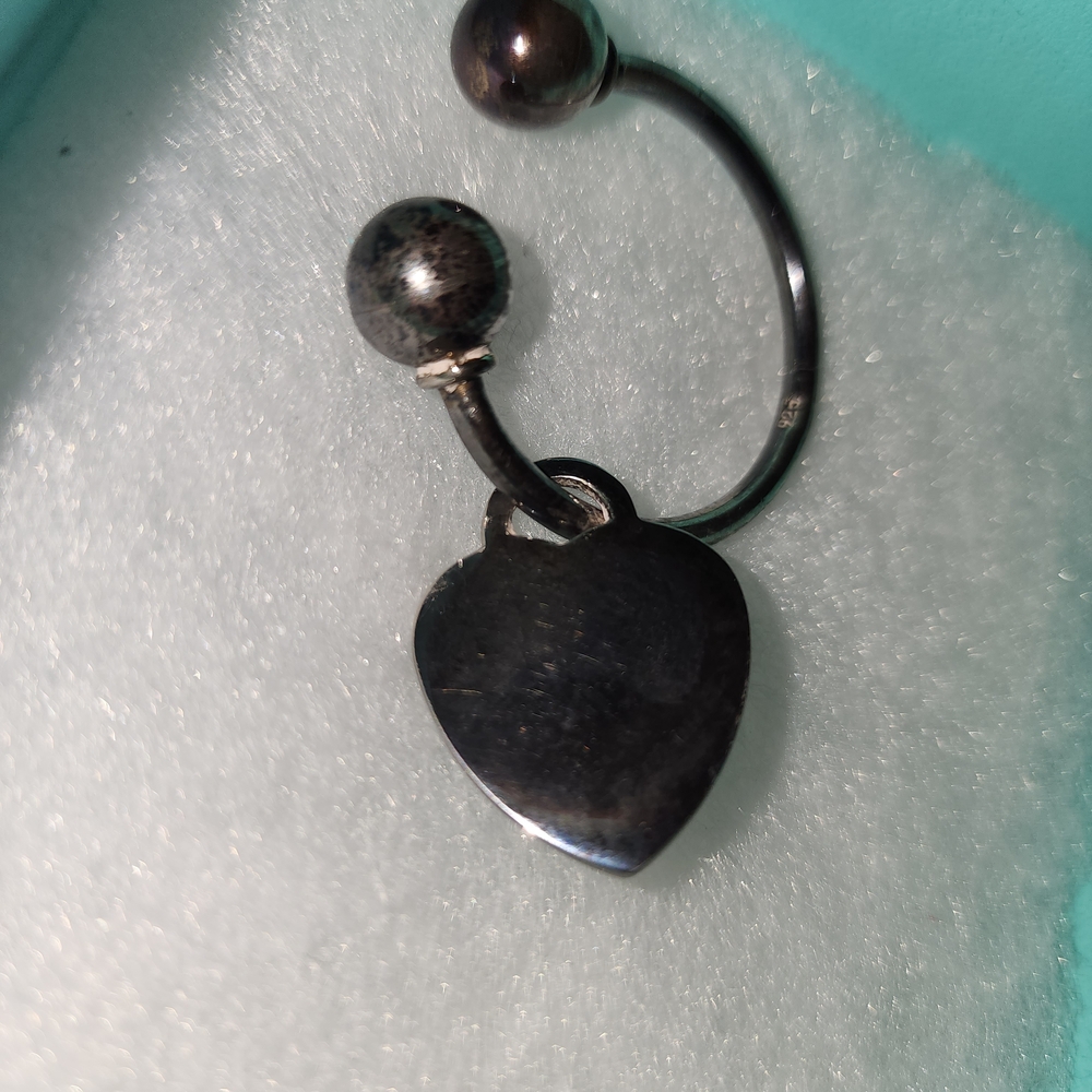 New Tiffany & Co. Heavy Duty Silver Heart Tag Key Ring - Picture 3 of 5